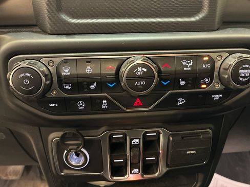 Used 2020 Jeep Wrangler Unlimited Sport S AWD/4WD image 14