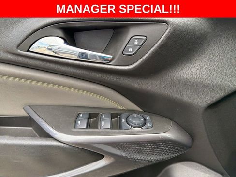 Used 2025 Chevrolet Trax ACTIV FWD image 30