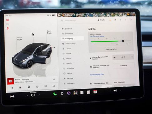 Used 2023 Tesla Model Y Performance AWD/4WD image 16