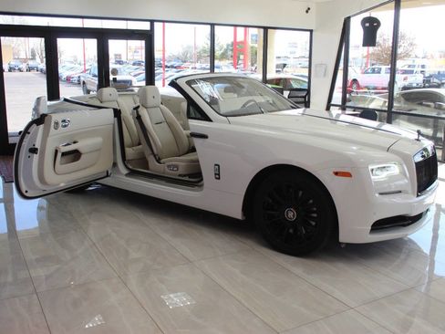 Used 2019 Rolls-Royce Dawn image 7