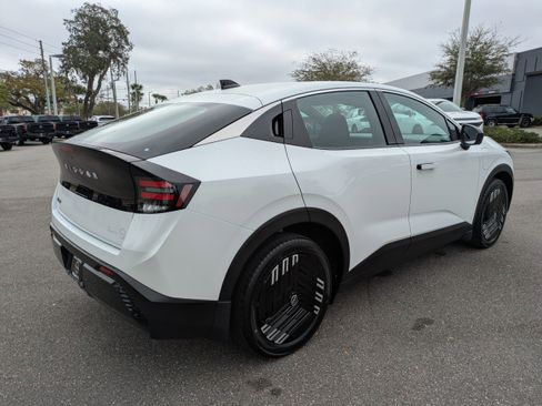 New 2026 Nissan Leaf image 4