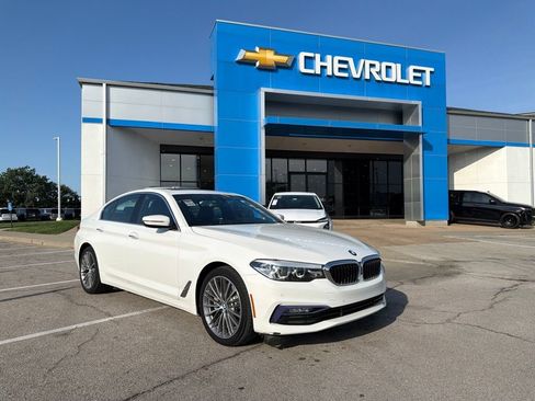 Used 2018 BMW 530i xDrive w/ Premium Package AWD/4WD image 1