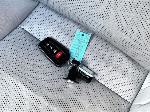 Used 2024 Toyota Camry XSE FWD image 15