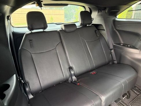 Used 2026 Toyota Sienna Limited AWD/4WD image 12