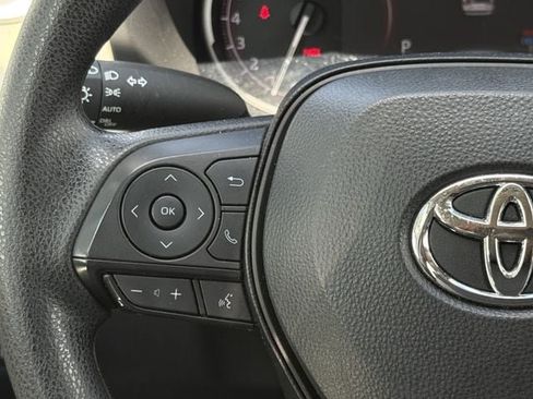 Used 2025 Toyota RAV4 XLE FWD image 14