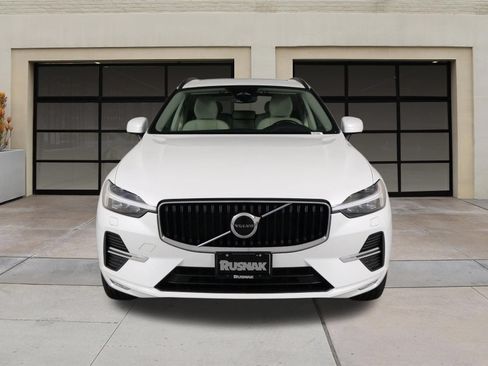 Certified 2022 Volvo XC60 B5 Momentum w/ Climate Package FWD image 6