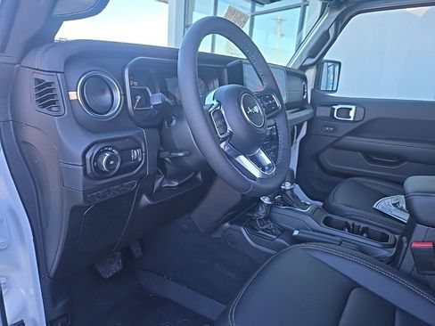 New 2026 Jeep Wrangler Unlimited Sahara AWD/4WD image 33
