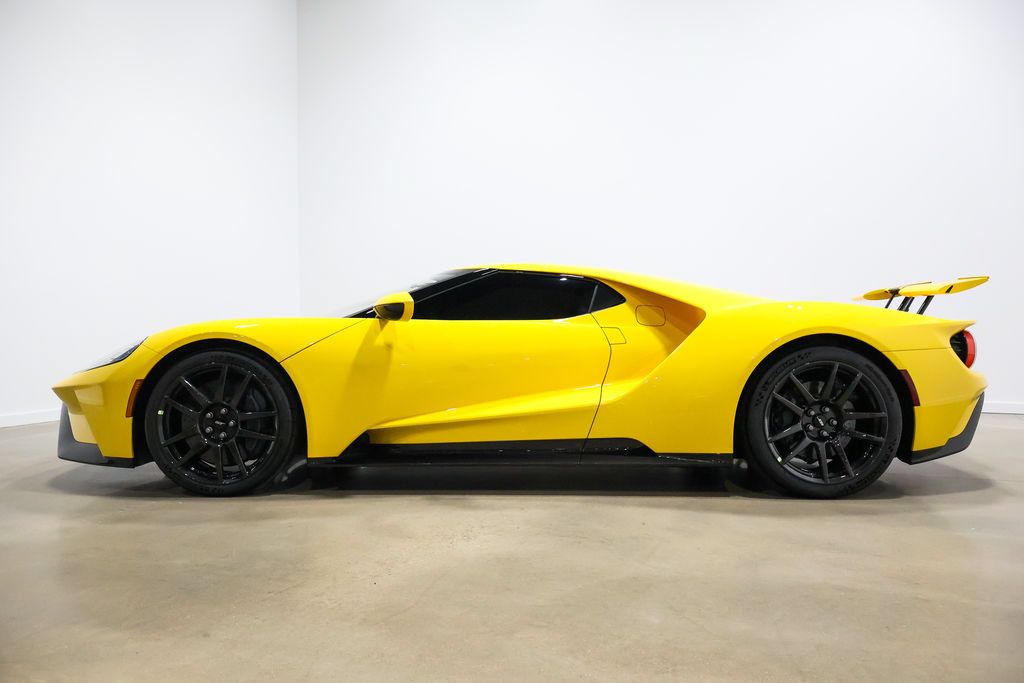 Used 2020 Ford GT Carbon Series RWD image 19