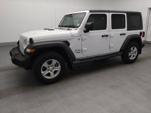 Used 2018 Jeep Wrangler Unlimited Sport S AWD/4WD image 2