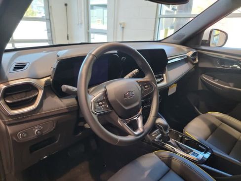 Used 2025 Chevrolet TrailBlazer ACTIV w/ Convenience Package image 10