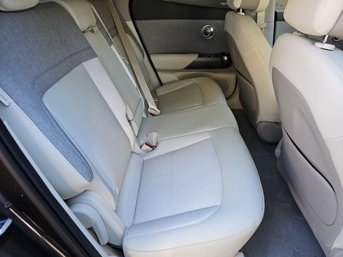 Certified 2025 Genesis GV60 RWD image 17
