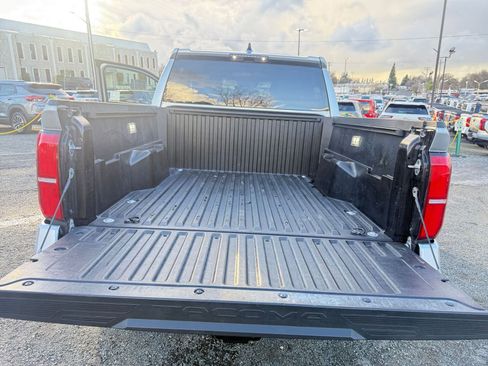Used 2025 Toyota Tacoma TRD Off-Road image 31