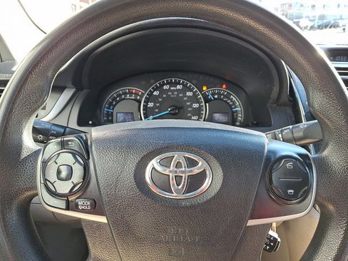 Used 2013 Toyota Camry LE image 16