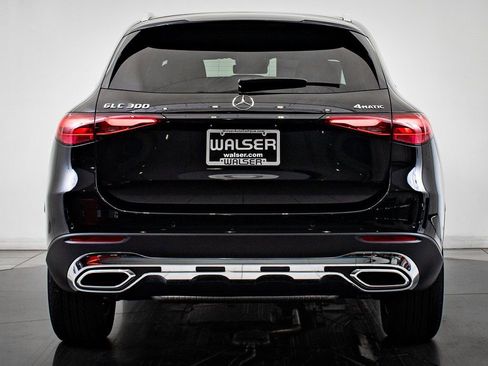 Used 2025 Mercedes-Benz GLC 300 4MATIC image 7