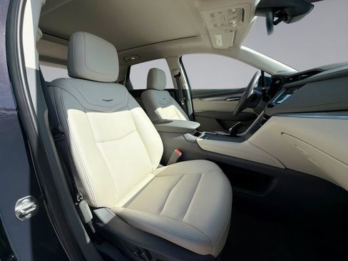 Used 2024 Cadillac XT5 Premium Luxury FWD image 16