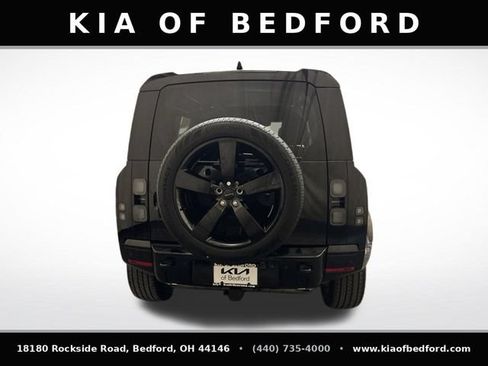 Used 2026 Land Rover Defender 110 X-Dynamic SE AWD/4WD image 7