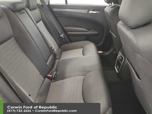 Used 2021 Chrysler 300 Touring w/ Driver Convenience Group image 23