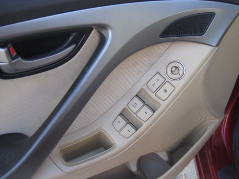 Used 2012 Hyundai Elantra GLS w/ Preferred Pkg 3 FWD image 18