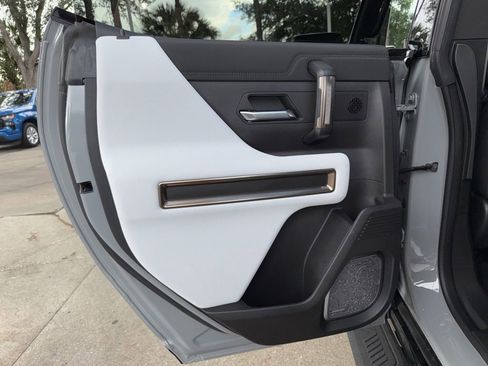 Used 2025 GMC Hummer EV 3X AWD/4WD image 37