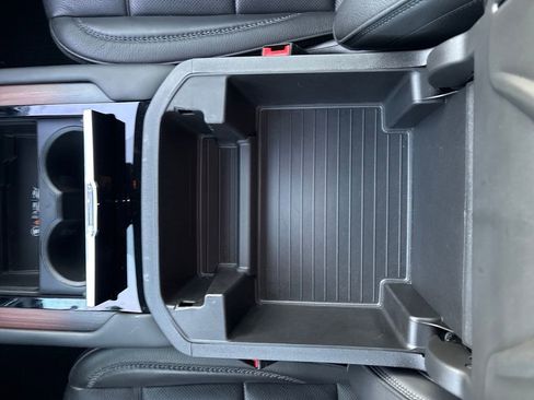 Used 2025 GMC Yukon Denali image 30