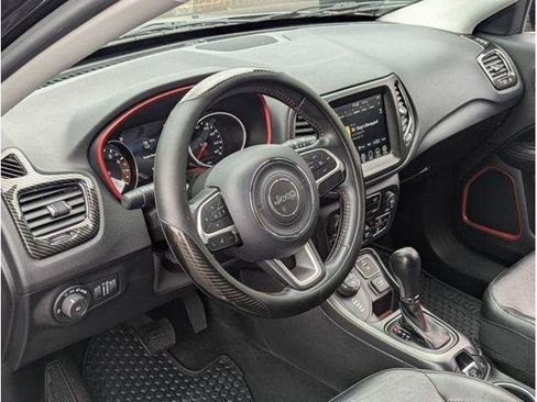 Used 2019 Jeep Compass Trailhawk AWD/4WD image 52