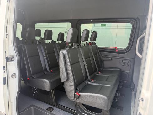 Used 2023 Mercedes-Benz Sprinter 1500 image 9