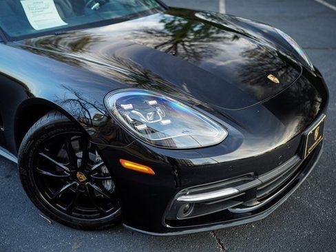 Used 2018 Porsche Panamera 4 image 14