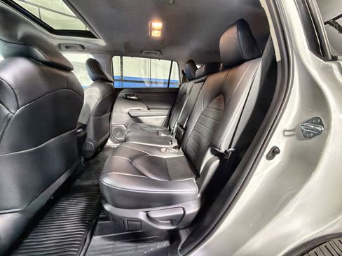 Used 2023 Toyota Highlander XLE image 36