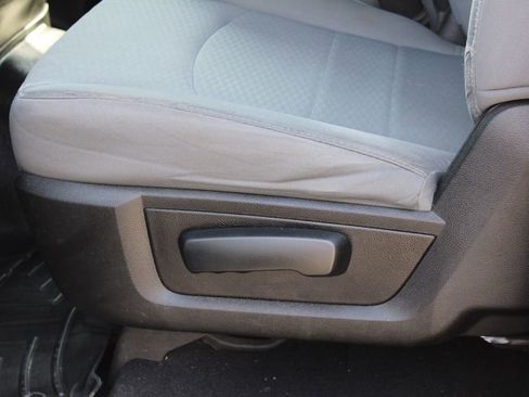 Used 2020 RAM 1500 Classic SLT AWD/4WD image 14