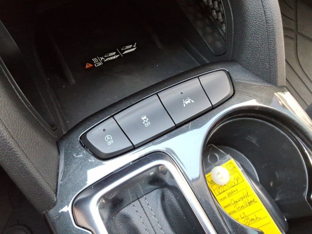 Certified 2024 Chevrolet TrailBlazer LT w/ Convenience Package FWD image 33