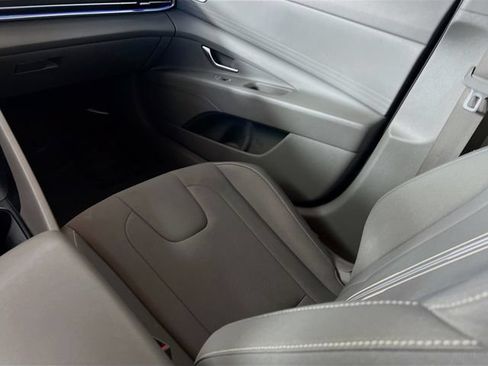 Used 2024 Hyundai Elantra SEL FWD image 23