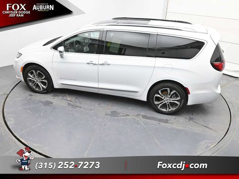 Used 2022 Chrysler Pacifica Pinnacle image 28