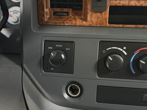 Used 2006 Dodge Ram 2500 Truck SLT image 16