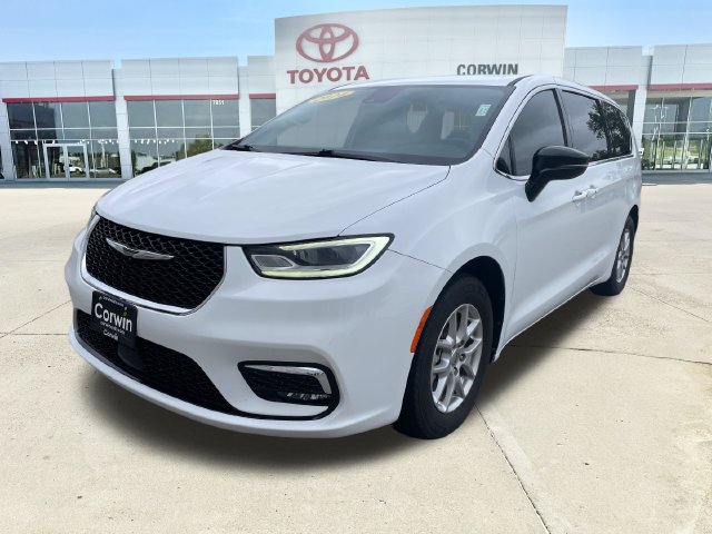 Used 2024 Chrysler Pacifica Touring-L FWD image 7