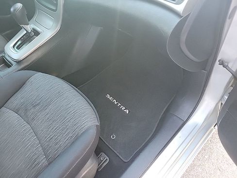 Used 2015 Nissan Sentra SV FWD image 41