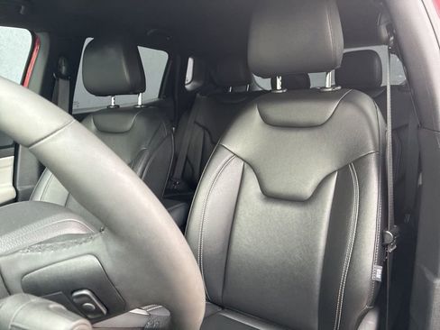 Used 2025 Jeep Compass Limited AWD/4WD image 16