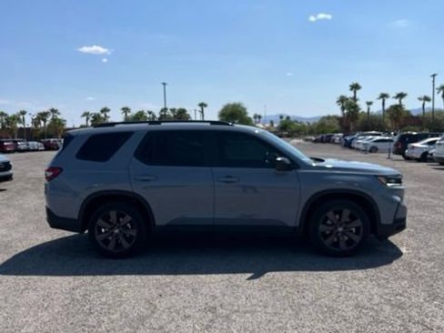 Used 2023 Honda Pilot Sport image 4