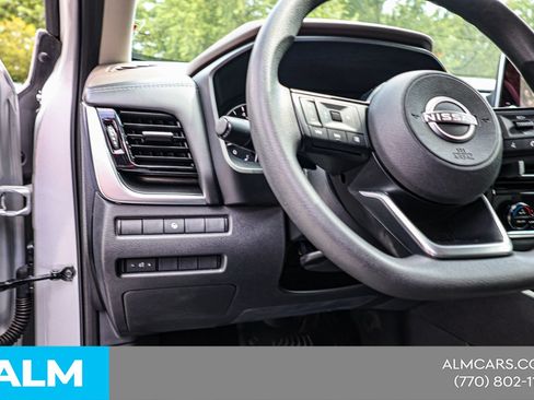 Used 2023 Nissan Rogue SV FWD image 21