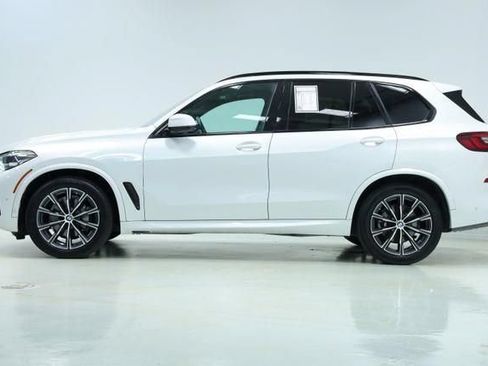 Used 2022 BMW X5 xDrive40i w/ M Sport Package AWD/4WD image 4