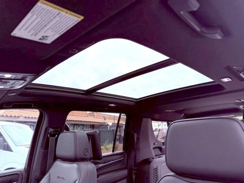 Used 2021 GMC Yukon XL Denali w/ Denali Premium Package AWD/4WD image 19