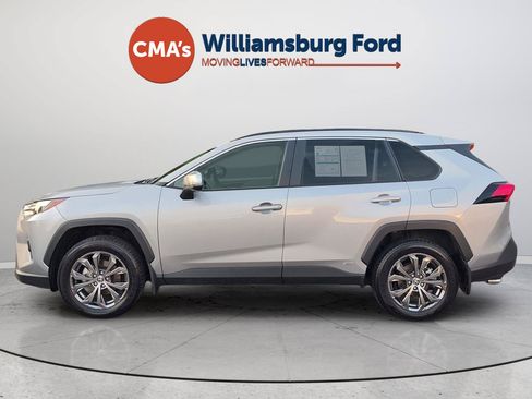 Used 2022 Toyota RAV4 XLE Premium AWD/4WD image 2