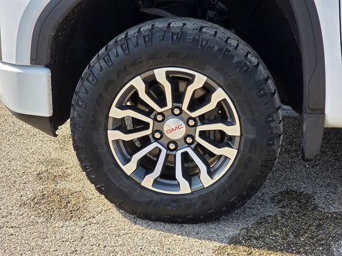 Used 2021 GMC Sierra 1500 AT4 AWD/4WD image 15