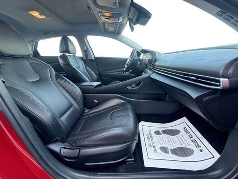 Used 2025 Hyundai Elantra Limited FWD image 27