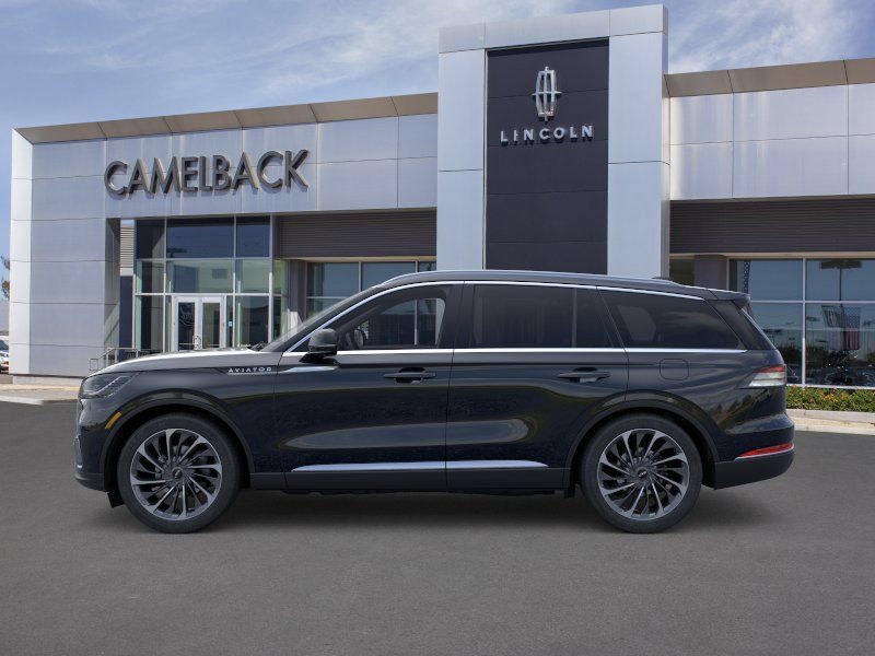 New 2026 Lincoln Aviator Reserve w/ Illumination Package RWD image 3