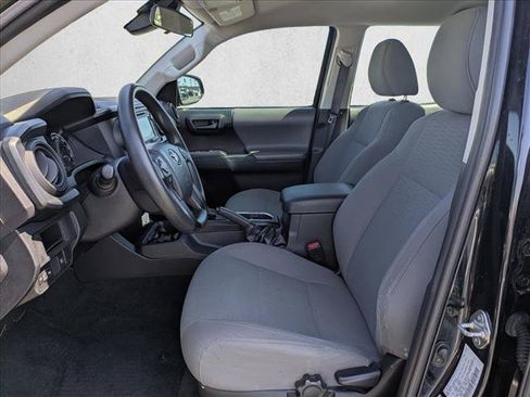 Used 2018 Toyota Tacoma SR5 AWD/4WD image 15