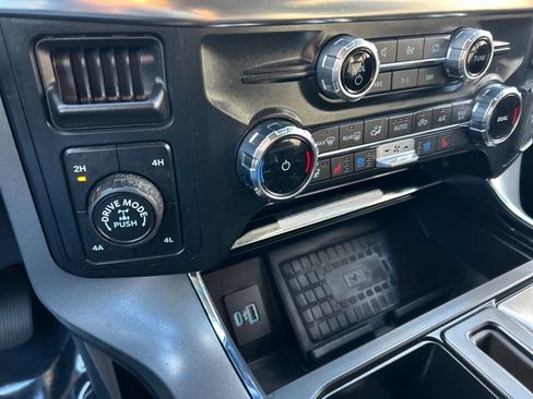 Used 2022 Ford F150 Lariat w/ Equipment Group 502A High image 31