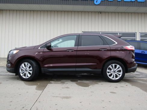 Used 2024 Ford Edge Titanium image 11