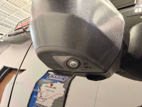 Used 2024 GMC Sierra 2500 AT4 w/ AT4 Premium Plus Package image 22