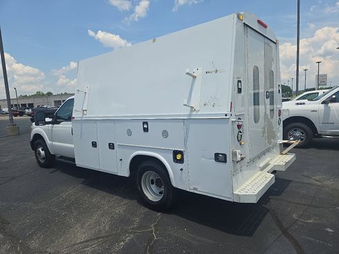 Used 2015 Ford F350 XL image 3