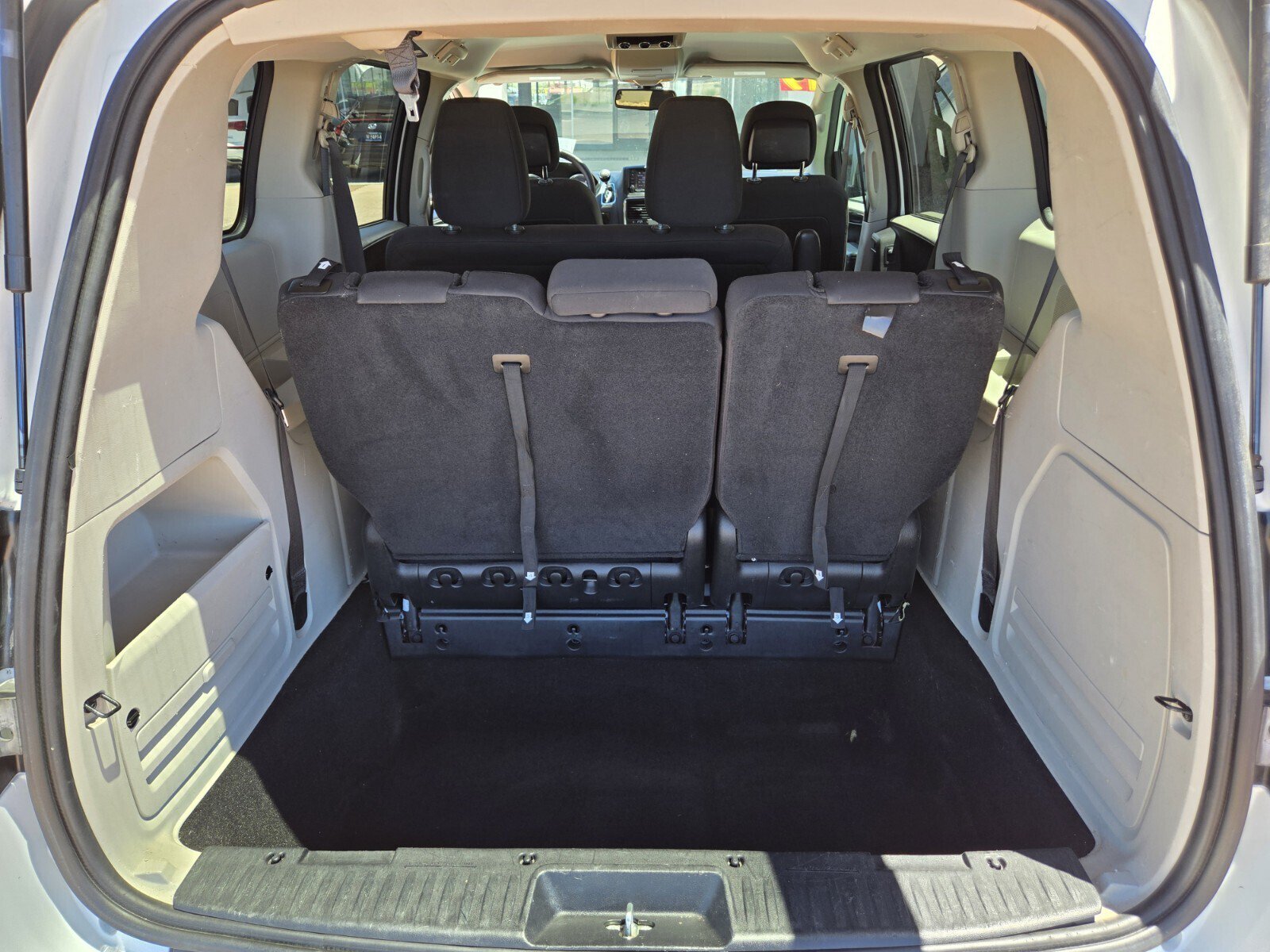 Used 2019 Dodge Grand Caravan SE w/ UConnect Hands-Free Group FWD image 10